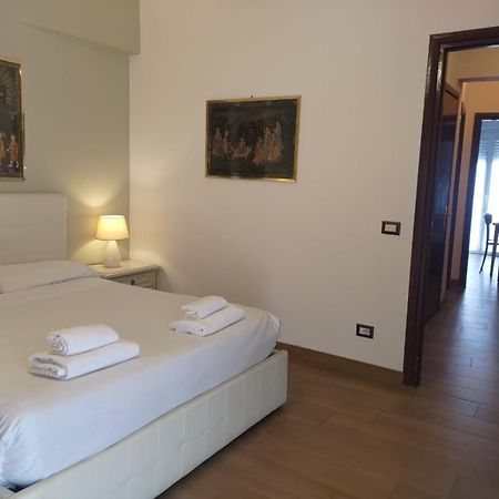 San Giovanni Apartment With Balcony Рим Екстериор снимка
