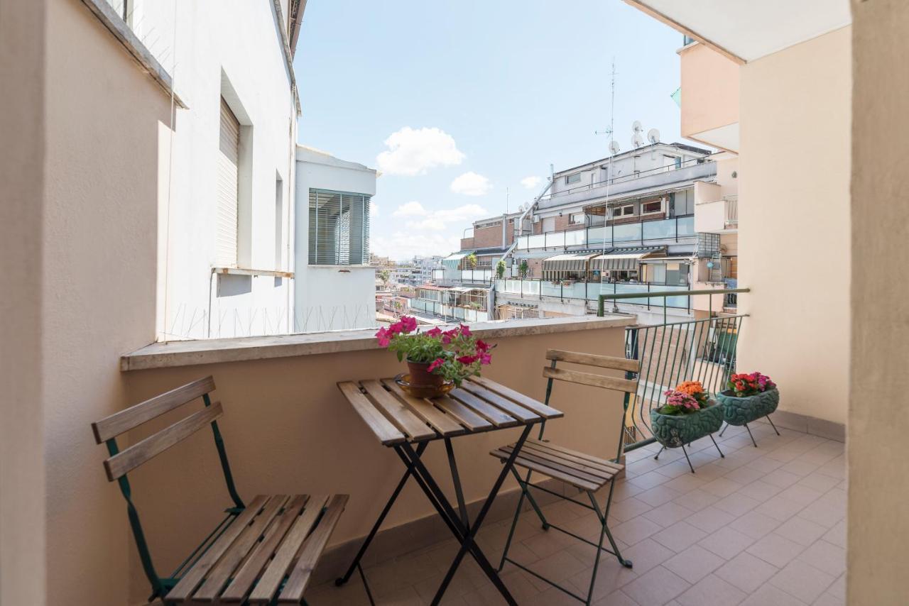 San Giovanni Apartment With Balcony Рим Екстериор снимка