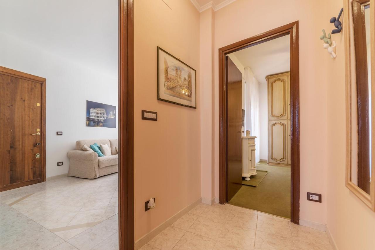 San Giovanni Apartment With Balcony Рим Екстериор снимка